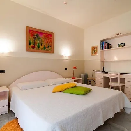 Sleeps 6 Pool Air Con Wifi *