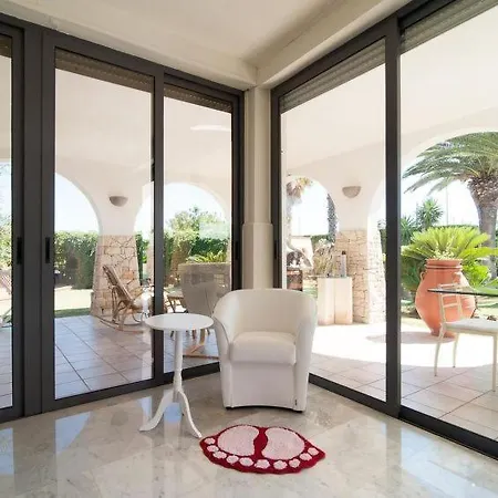 Sleeps 6 Pool Air Con Wifi Dom wakacyjny Racale